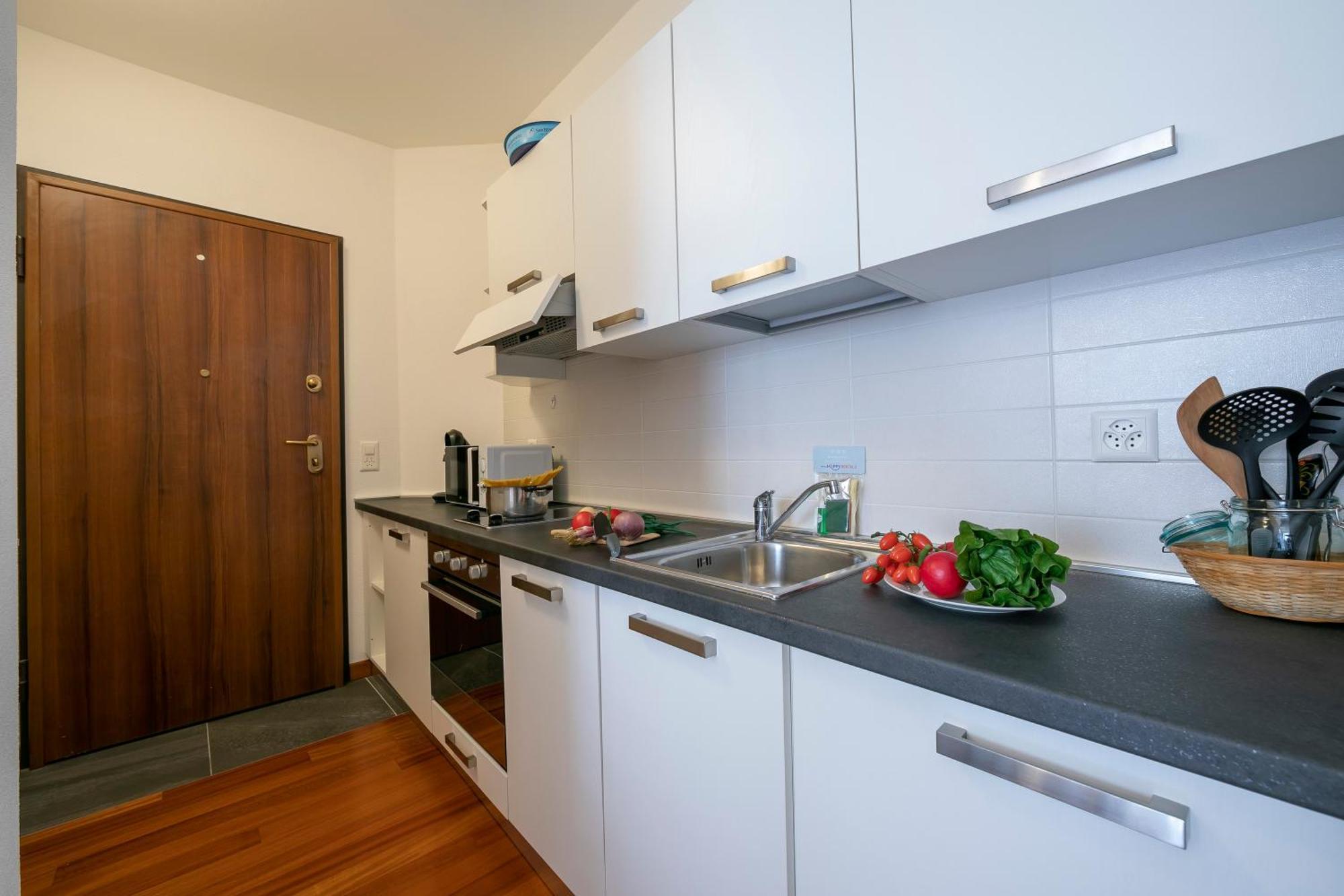 Moonlight - 150M From The Lake - Happy Rentals Лугано Екстериор снимка